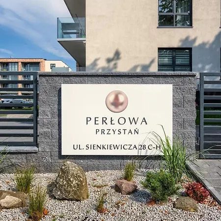 Sun 30h Z Garazem Perlowa Przystan-holiday 公寓 科沃布热格